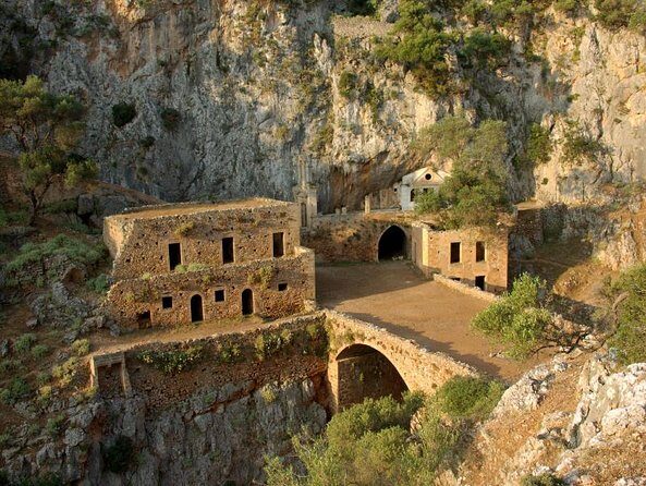 Half-Day Santorini South Coast and Akrotiri Tour from Fira - Key highlights at a glance