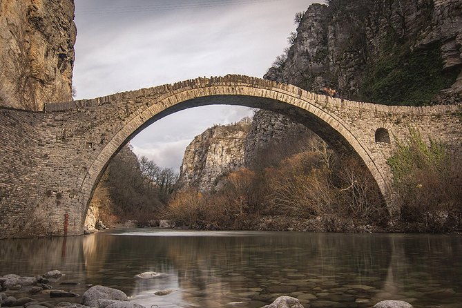 Half Day Tour to Central Zagori from Ioannina - What the private vehicle changes