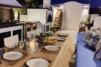 Half-Day Traditional Micro Restaurant in Santorini - The Welcome Table and Greek Meze