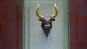 Heraklion Archaeological Museum Ticket & Audio Guide - Getting your admission ticket before you go