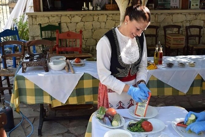 Heraklion: Cretan private cooking lesson with lunch in Arolithos - Key points to know before booking