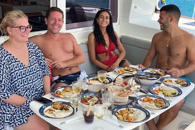 Heraklion: Dia Island Catamaran Cruise with Water Toys - Lunch onboard and the drinks package: more than just snacks
