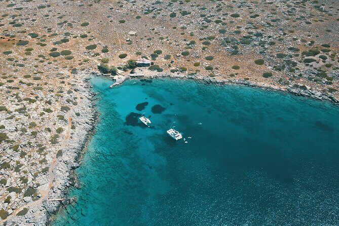 Heraklion: Dia Island Catamaran Cruise with Water Toys - Boat comforts you’ll notice when you’re actually on board