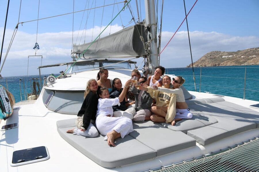 Heraklion: Dia Island Luxury Catamaran Cruise with Meal - Heading for Dia Island: mythology, then real turquoise water
