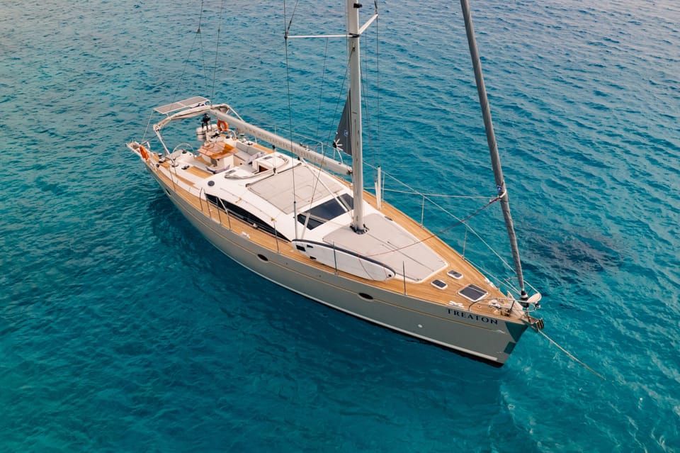 Heraklion: Dia Island Luxury Sailing Trip with Meal & Drinks - Dia Island without stepping ashore