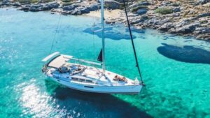 Heraklion: Dia Island Sailboat Cruise with Swimming and Meal - Where you meet in Heraklion, and how timing works