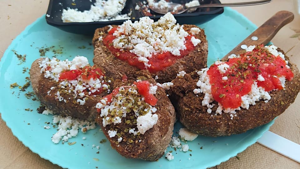 Heraklion: Family Zorba Treasure Hunt with Food Stop - Kaltsounia at the local bakery