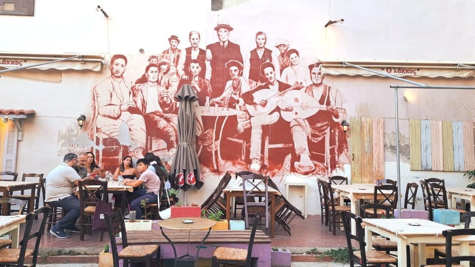 Heraklion: Family Zorba Treasure Hunt with Food Stop - A quick look at museums and old fountains