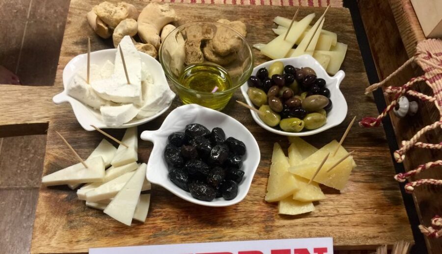 Heraklion: Food Tastings Walking Tour - Cretan olive oil tasting: why it’s famous and how to notice it