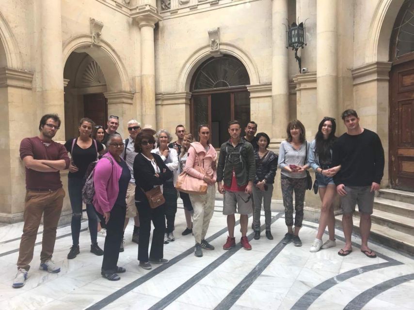 Heraklion: Guided Tour of the City and Knossos Palace Ticket - Why the small-group format matters