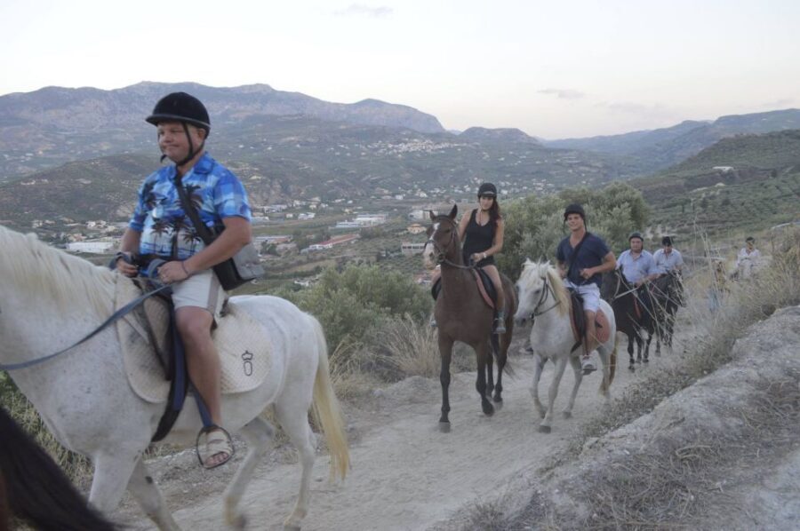 Heraklion: Horseriding Day Tour with Lunch and Transfer - Practical tips before you ride: what to wear and what to ask