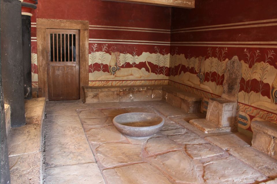 Heraklion, Knossos & Minoan Culture Show - What makes Knossos worth your time