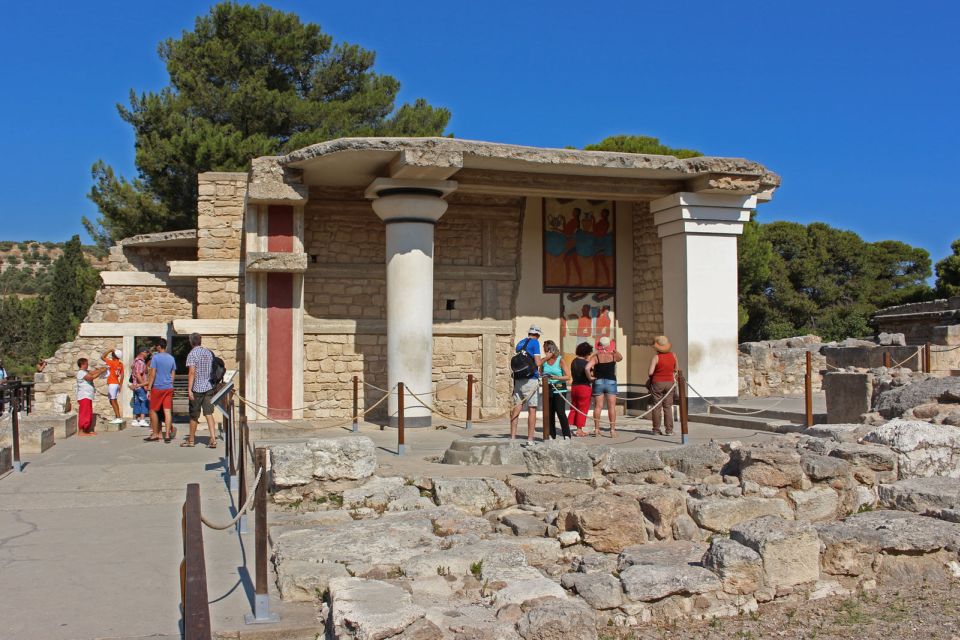 Heraklion, Knossos & Minoan Culture Show - The museum question you should settle before booking