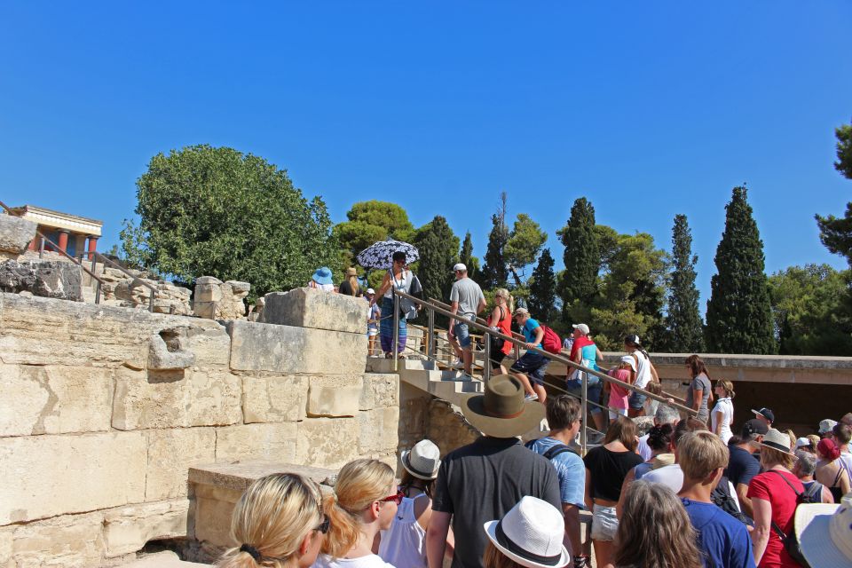 Heraklion, Knossos & Minoan Culture Show - Transport, pickup, and group size