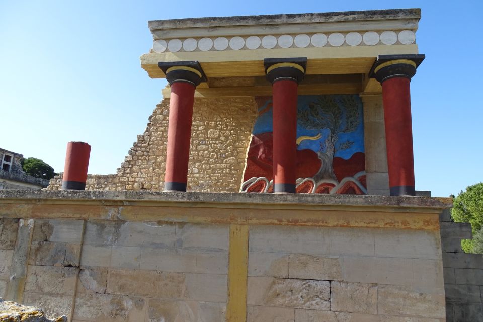 Heraklion: Knossos Palace, Zeus Cave & Oil Mill Private Tour - Zeus Cave, with an important change