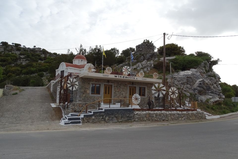 Heraklion: Knossos Palace, Zeus Cave & Oil Mill Private Tour - Pottery, villages, and the human side of the route