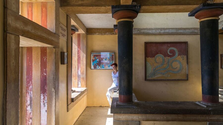 Heraklion: Knossos Private Guided Tour & Skip-the-Line Entry - Enter Knossos faster with private skip-the-line planning