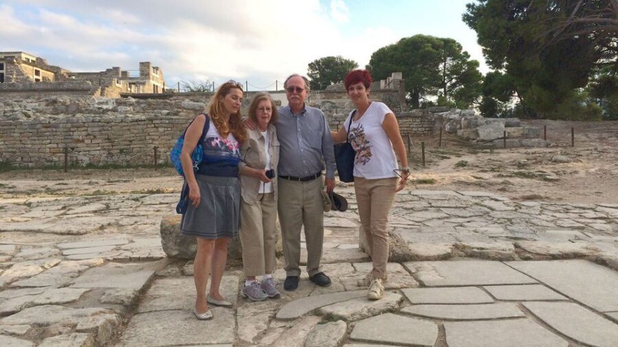 Heraklion: Knossos Private Guided Tour & Skip-the-Line Entry - Getting there from Heraklion: transfers vs. buses