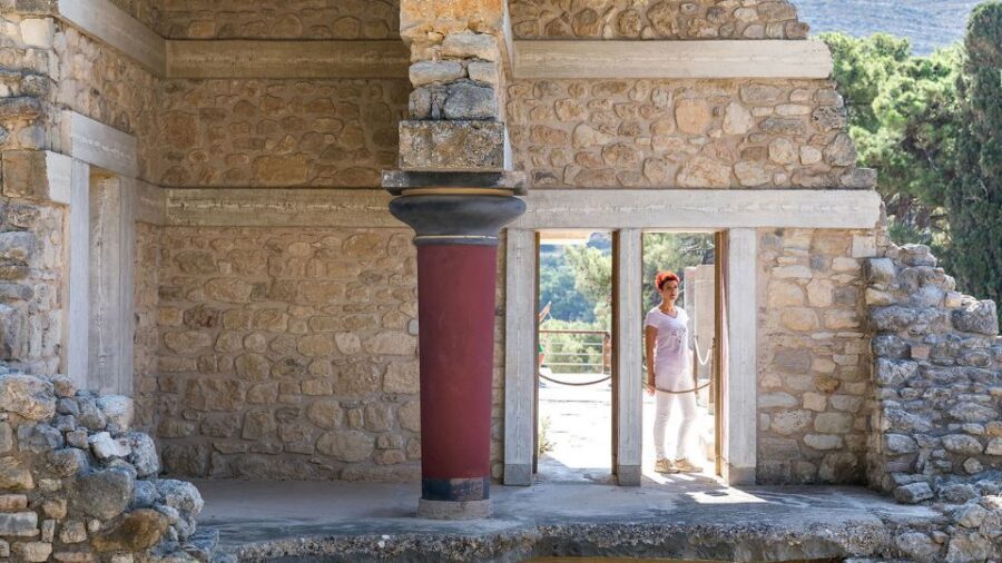 Heraklion: Knossos Private Guided Tour & Skip-the-Line Entry - Price and value: is $206 per person fair for Knossos?