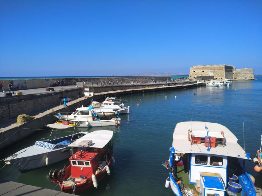 Heraklion: Sightseeing Tour with Greek Meze - Morosini Fountain and the city’s social center