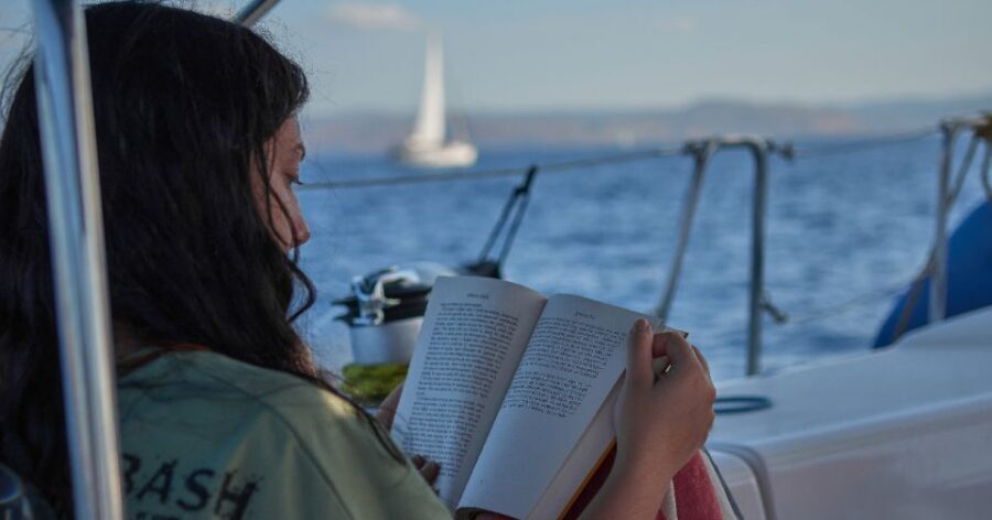 Heraklion: Sunset Sailing Cruise Dia Island with Snorkeling - Sunset back toward Heraklion: the payoff, plus a realistic noise check