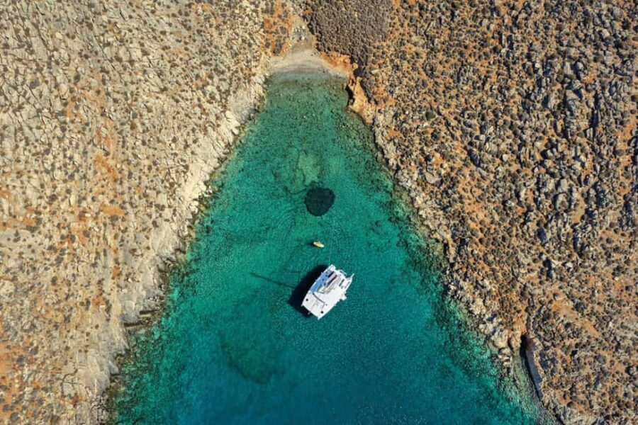 Hersonissos: Dia Catamaran Cruise with Lunch & Drinks - Morning setup in Hersonissos: easy start, clear briefing