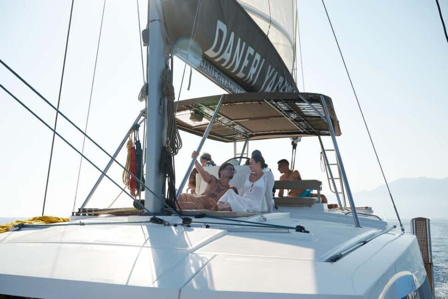 Hersonissos: Dia Catamaran Cruise with Lunch & Drinks - Dia Island time: how to get the most out of your 3.25 hours
