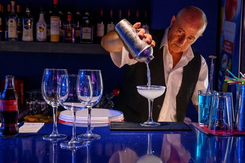 Hersonissos: Spectacular Dinner Show Ticket - Alar Spectacular in Hersonissos: what the night feels like