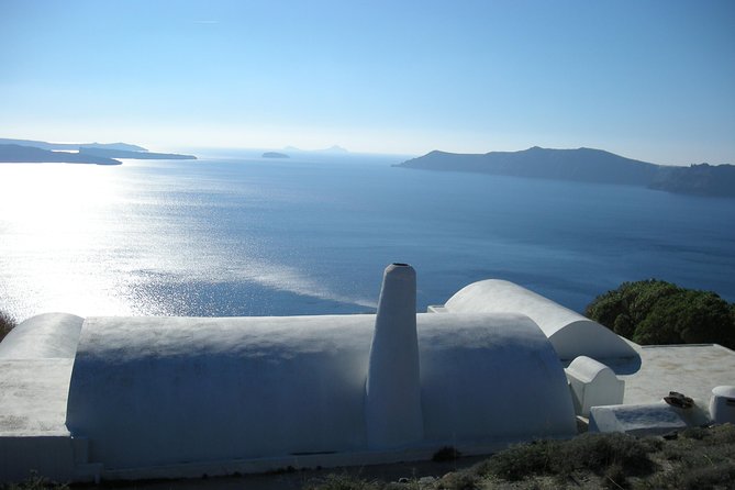 Hiking activity through the volcanic land of wonder - Imerovigli, Santorini’s former daytime lookout