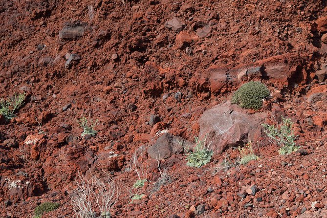Hiking activity through the volcanic land of wonder - Arriving in Oia through the old village