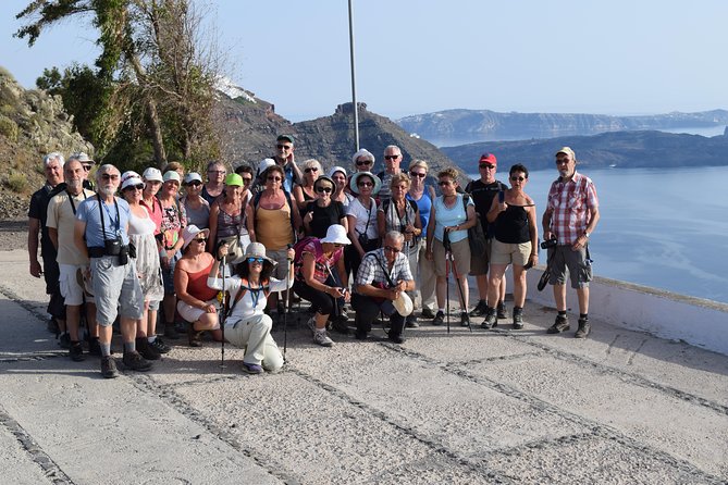 Hiking activity through the volcanic land of wonder - What the guide adds to a four-hour walk