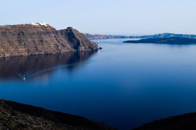 Hiking activity through the volcanic land of wonder - Who should book this walk?