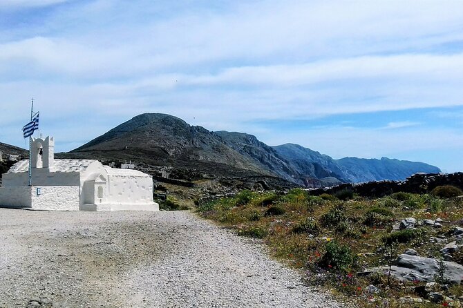 Hiking and Sightseeing Tour in Amorgos - The guide and the feel of the group