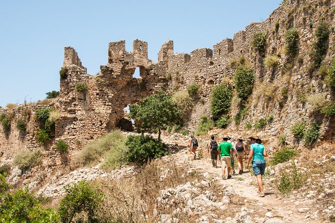 Hiking around Navarino Bay - Practical details that make the day easier