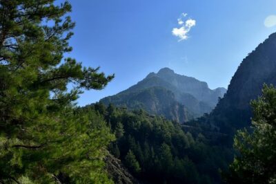 Hiking at Samaria, the longest Gorge in Europe! From Chania - Starting high on the Omalos Plateau