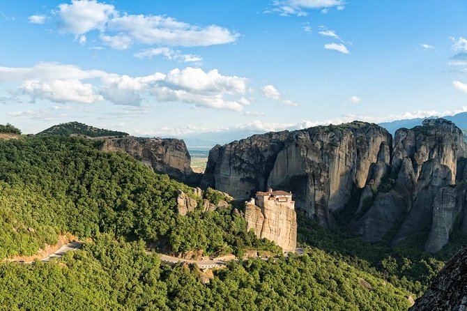 Hiking in magnificent Meteora - Large Meteoron, the main monastic stop