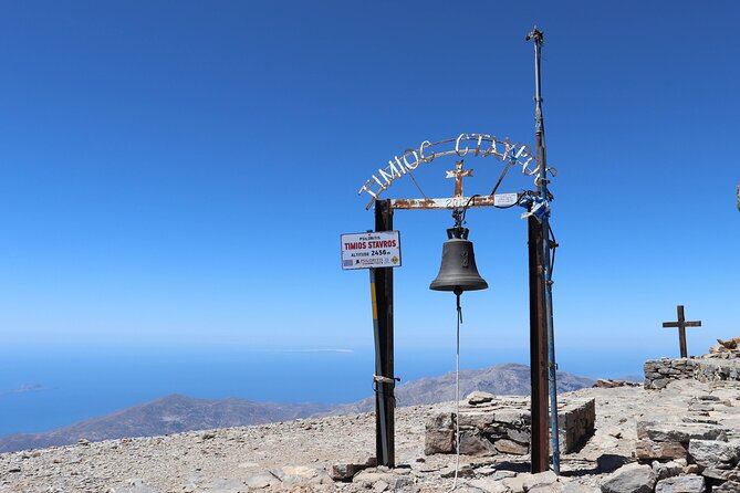 Hiking in Psiloritis Mountain (Ida Mt.) Crete - The guide makes the mountain easier to read