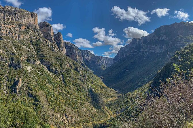 Hiking in Vikos Gorge - A traditional Greek picnic during a long day