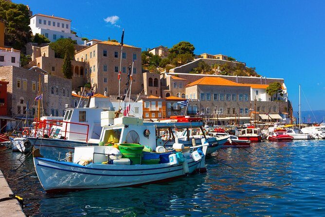 Hydra Private Day Trip by Ferry from Athens with Transfers - Arrival in Hydra Town: The Harbor View and the First 30 Minutes