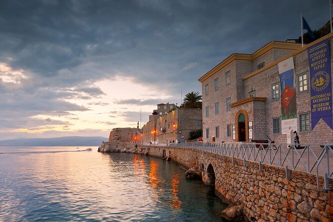 "Hydra: Wander the Cosmopolitan Car-Free Island on Foot" - How to plan the day without feeling rushed