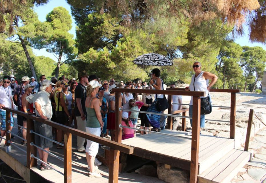 Ierapetra: Knossos Palace and Heraklion Guided City Tour - A German-speaking guide shapes the day