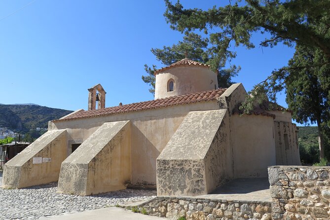 Individual travel accompaniment East Crete - Villages, squares, and local traditions