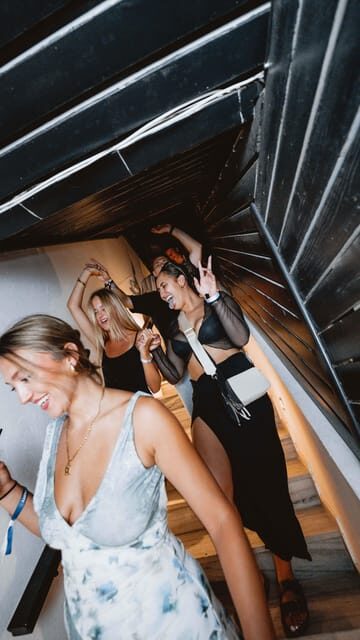 Ios: Pub Crawl with 5 Venues, 5 Shots, and 5 VIP Entrances - Ios Pub Crawl at 23:00: What You’re Actually Buying for $41