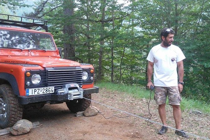 Jeep Safari daily tour - Homemade food served beside the trail