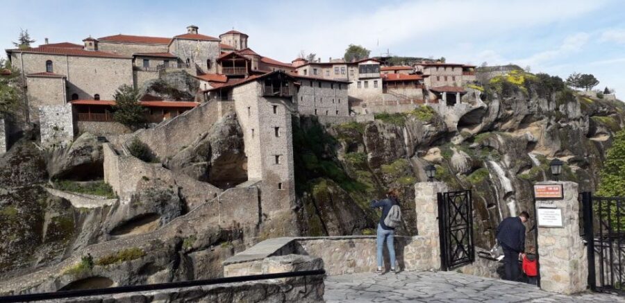 Kalabaka: Meteora Monasteries Minibus Tour with Photo Stops - What to bring so you’re comfortable at the monastery stops