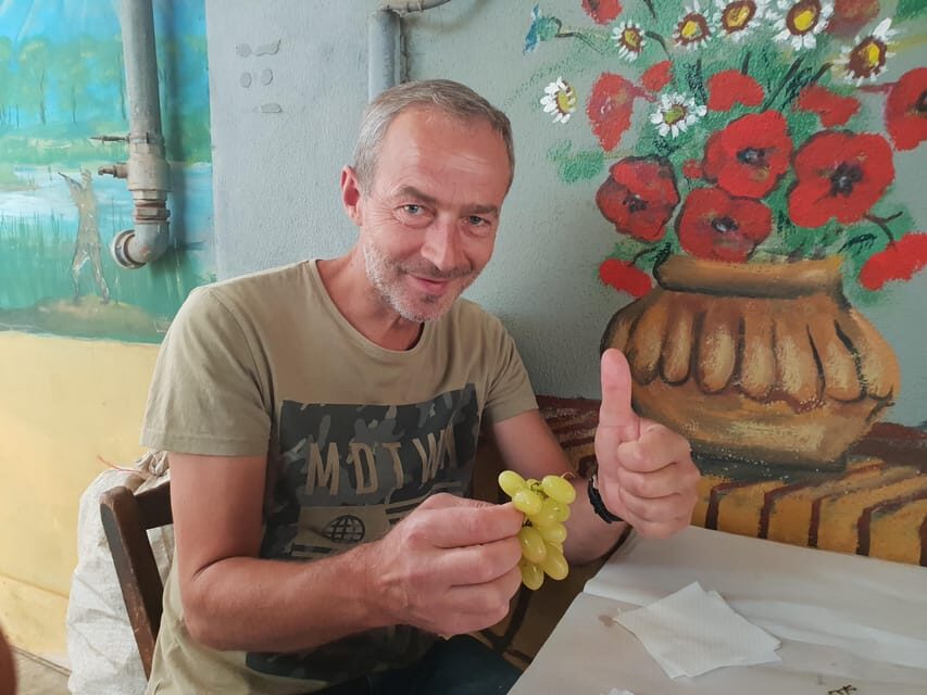 Kalamata Food Tour: Greek Food Treasures and Traditions - What you actually taste: bread, olives, pies, meat, sweets