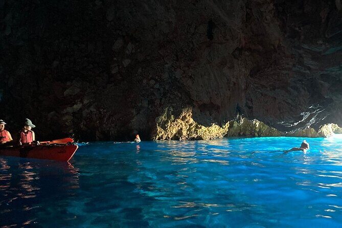 Kayak Trip to Hidden blue Cave, with lunch & fruits. - The return route: a small cave and winter seal shelter