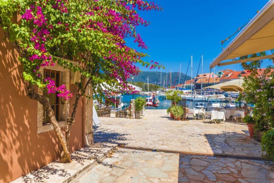 Kefalonia: Assos and Fiscardo Guided Tour - Assos Village Stroll: Colors, Seaside Pauses, and That Slow Moment