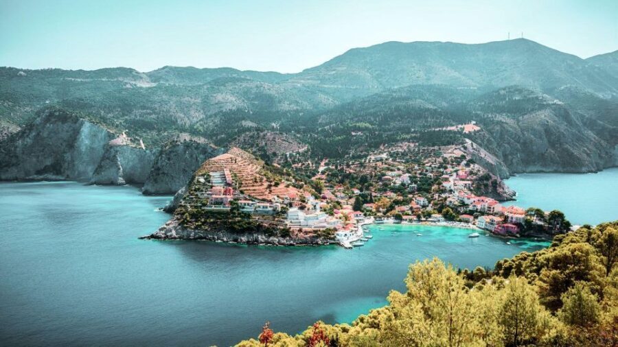 Kefalonia: Assos and Fiscardo Island Day Tour - Assos Village: Pastel Streets, Quiet Views, and How to Use Your 1-Hour Window