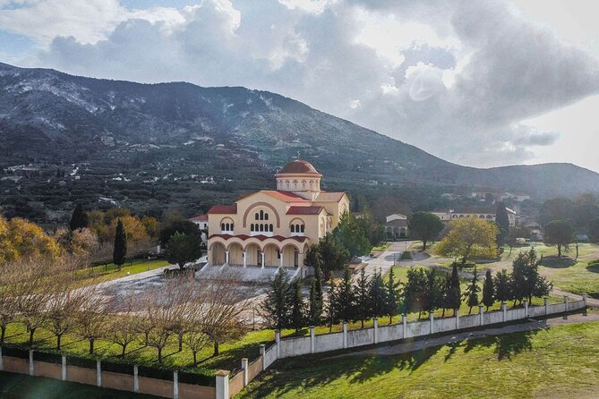 Kefalonia Highlights: Robola Winery, Melissani Lake & Fiscardo - Fiscardo harbor: lunch with limited time to spare